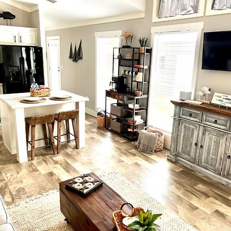 فيلا The Little Getaway-Sleeps 4, Firepit, Pet Friendly Pottsboro المظهر الخارجي الصورة