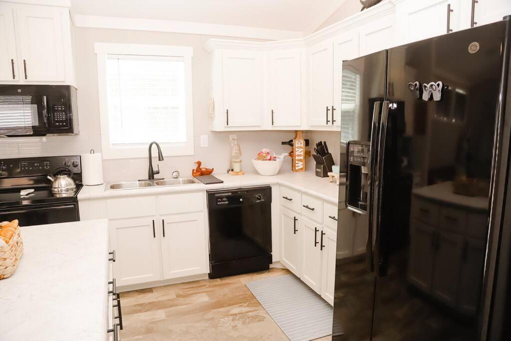 فيلا The Little Getaway-Sleeps 4, Firepit, Pet Friendly Pottsboro المظهر الخارجي الصورة