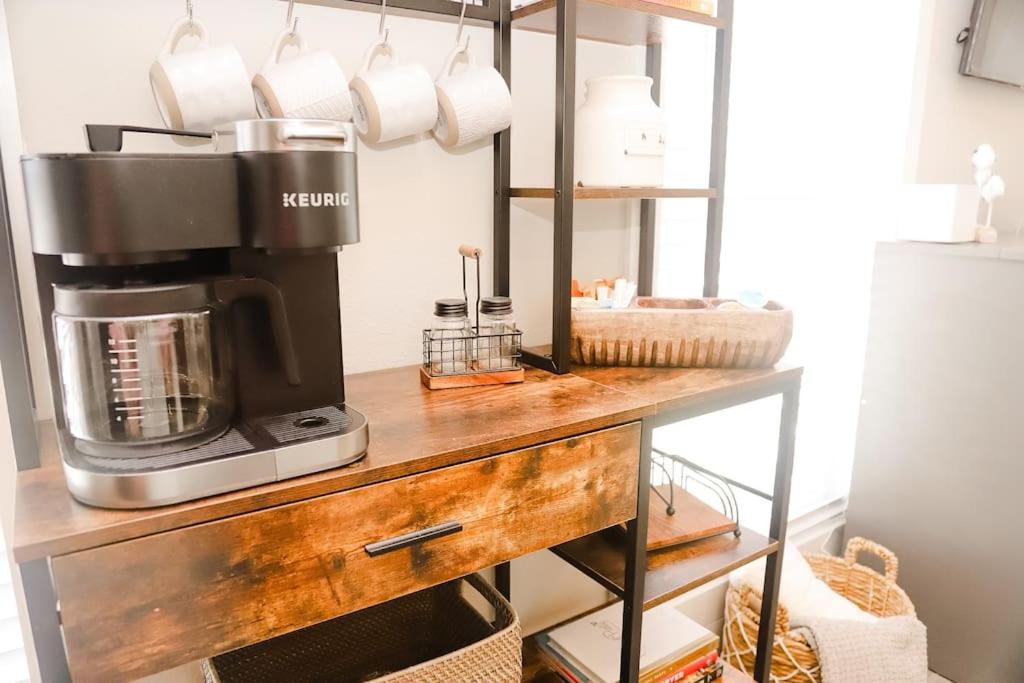 فيلا The Little Getaway-Sleeps 4, Firepit, Pet Friendly Pottsboro المظهر الخارجي الصورة