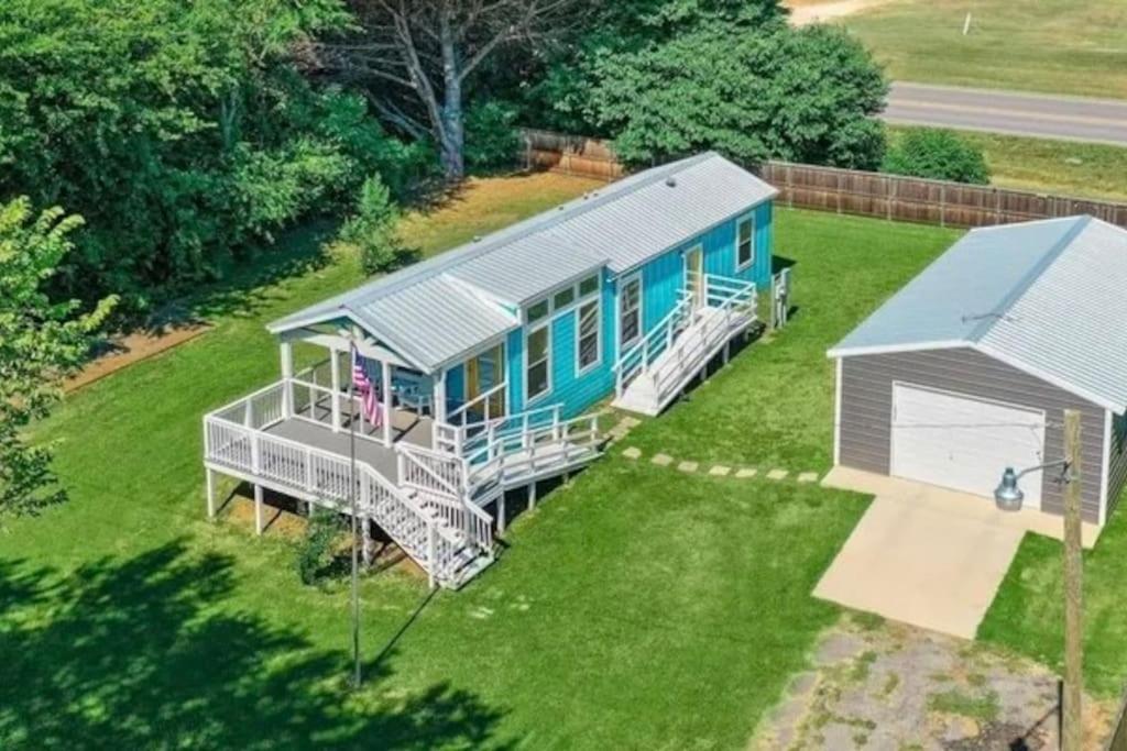 فيلا The Little Getaway-Sleeps 4, Firepit, Pet Friendly Pottsboro المظهر الخارجي الصورة